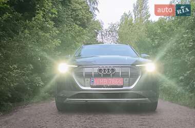 Внедорожник / Кроссовер Audi e-tron 2019 в 
