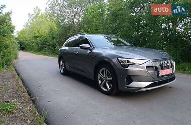 Внедорожник / Кроссовер Audi e-tron 2019 в 