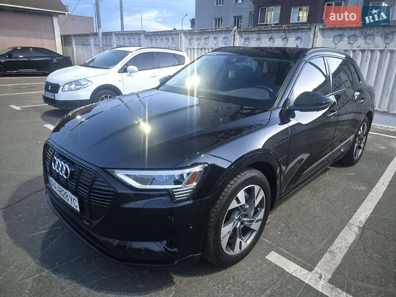 Внедорожник / Кроссовер Audi e-tron 2020 в Киеве
