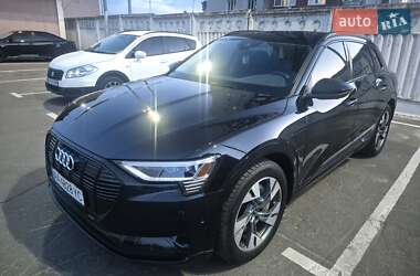 Внедорожник / Кроссовер Audi e-tron 2020 в 