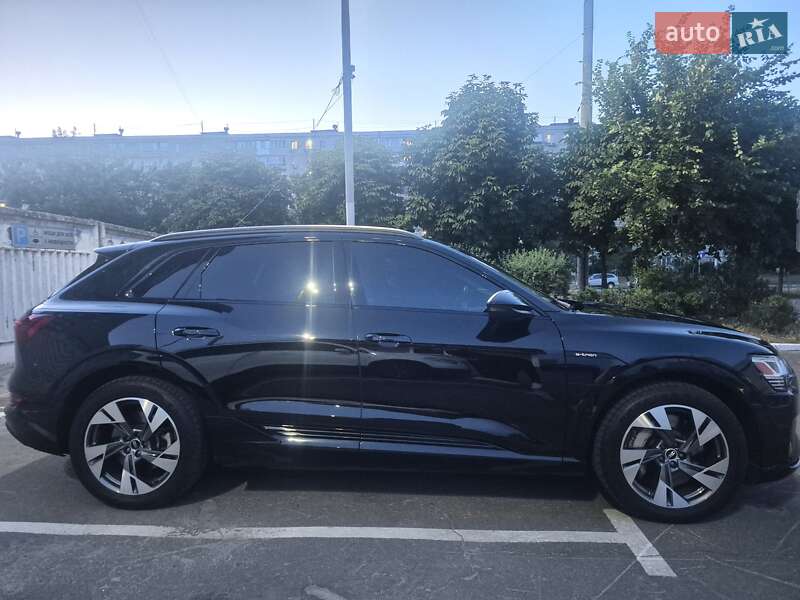 Внедорожник / Кроссовер Audi e-tron 2020 в Киеве