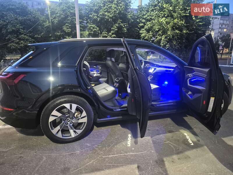 Внедорожник / Кроссовер Audi e-tron 2020 в Киеве