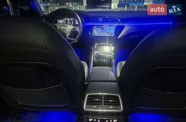Внедорожник / Кроссовер Audi e-tron 2020 в 