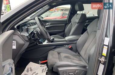 Внедорожник / Кроссовер Audi e-tron 2020 в 