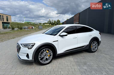 Внедорожник / Кроссовер Audi e-tron 2023 в 