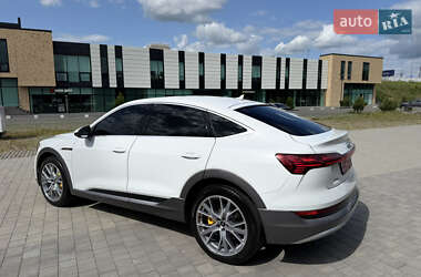 Внедорожник / Кроссовер Audi e-tron 2023 в 
