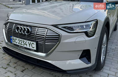 Внедорожник / Кроссовер Audi e-tron 2021 в 