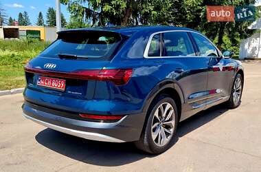Внедорожник / Кроссовер Audi e-tron 2019 в 