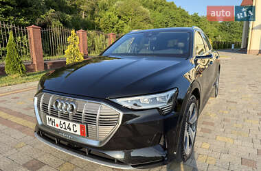 Внедорожник / Кроссовер Audi e-tron 2020 в 