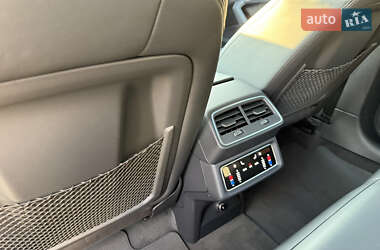 Внедорожник / Кроссовер Audi e-tron 2020 в 