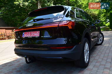 Внедорожник / Кроссовер Audi e-tron 2020 в 