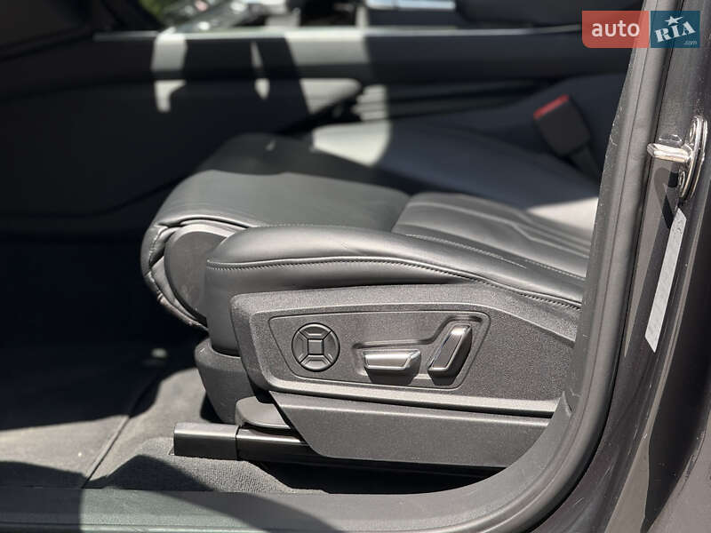 Внедорожник / Кроссовер Audi e-tron 2019 в Тернополе