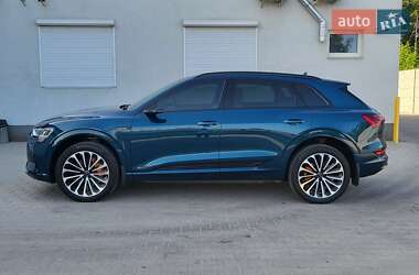Позашляховик / Кросовер Audi e-tron 2019 в 