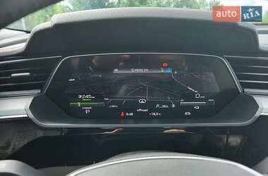 Позашляховик / Кросовер Audi e-tron 2019 в 