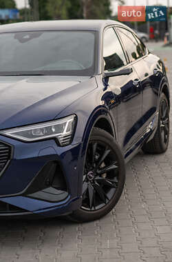 Внедорожник / Кроссовер Audi e-tron 2020 в 