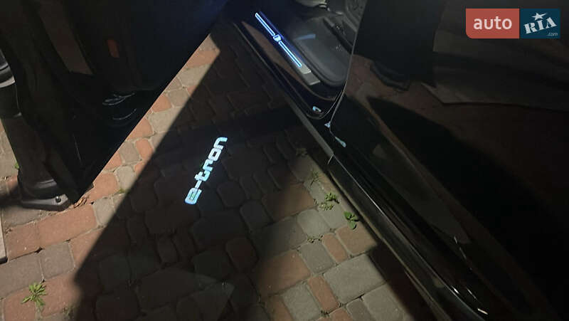 Внедорожник / Кроссовер Audi e-tron 2021 в Житомире