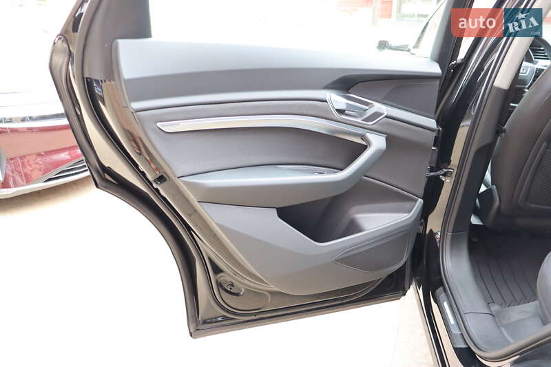 Внедорожник / Кроссовер Audi e-tron 2019 в Львове