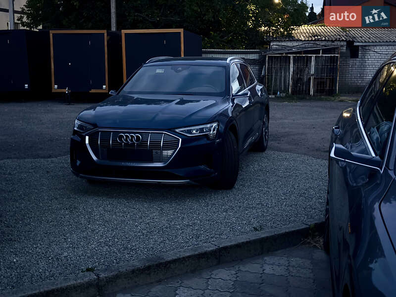 Внедорожник / Кроссовер Audi e-tron 2020 в Днепре фото 3 Внедорожник / Кроссовер Audi e-tron 2020 в Днепре