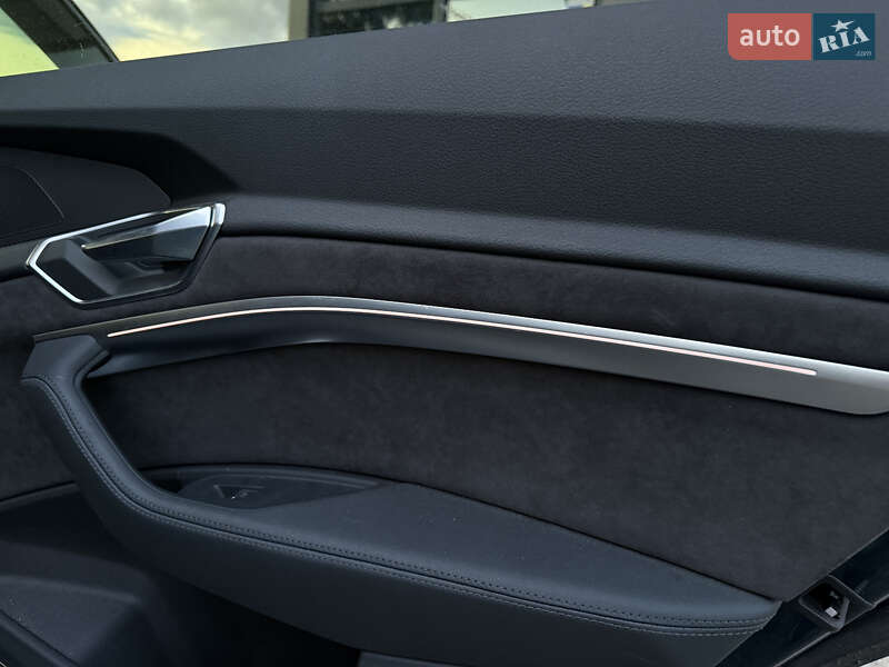 Внедорожник / Кроссовер Audi e-tron 2020 в Днепре фото 17 Внедорожник / Кроссовер Audi e-tron 2020 в Днепре