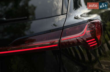 Внедорожник / Кроссовер Audi e-tron 2019 в 