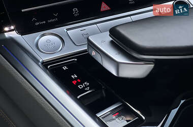 Внедорожник / Кроссовер Audi e-tron 2019 в 