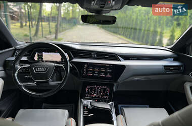 Внедорожник / Кроссовер Audi e-tron 2019 в 