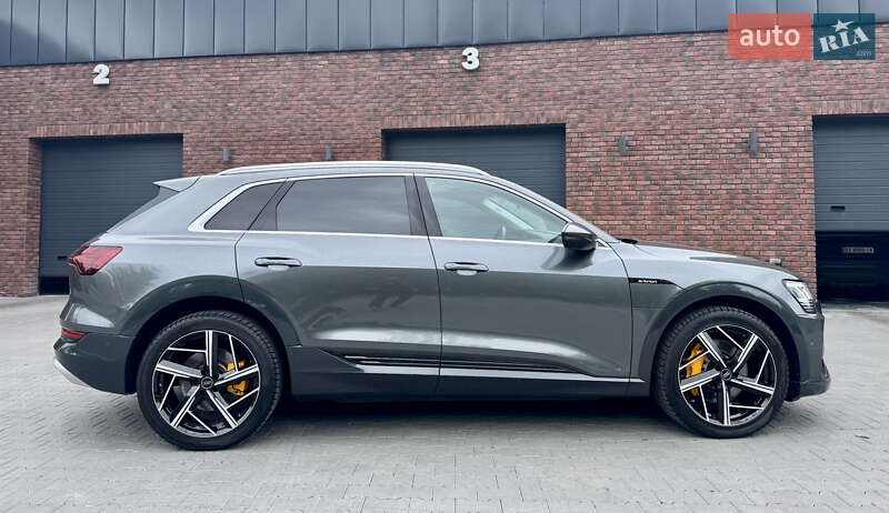 Внедорожник / Кроссовер Audi e-tron 2020 в 