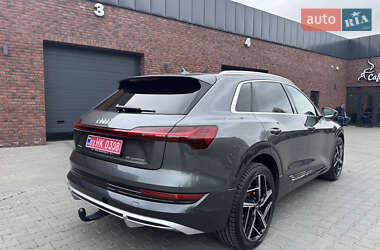 Внедорожник / Кроссовер Audi e-tron 2020 в 