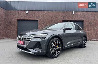 Внедорожник / Кроссовер Audi e-tron 2020 в 