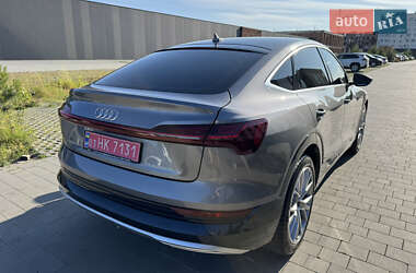 Внедорожник / Кроссовер Audi e-tron 2023 в 
