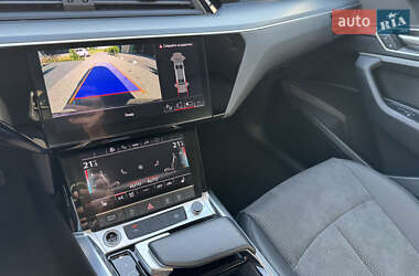 Внедорожник / Кроссовер Audi e-tron 2023 в 