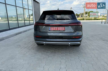 Внедорожник / Кроссовер Audi e-tron 2020 в 