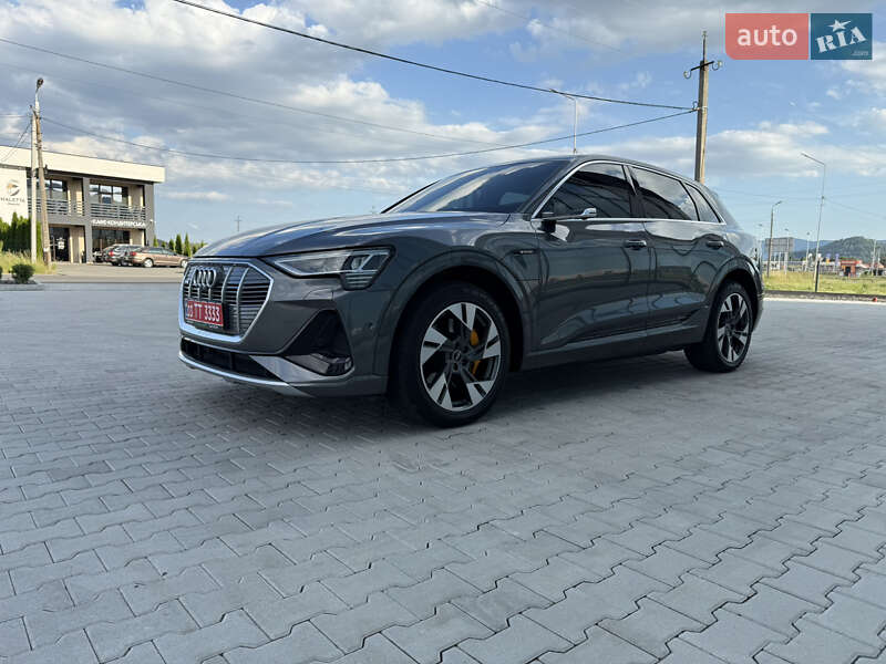 Внедорожник / Кроссовер Audi e-tron 2020 в 