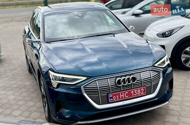 Позашляховик / Кросовер Audi e-tron 2020 в 
