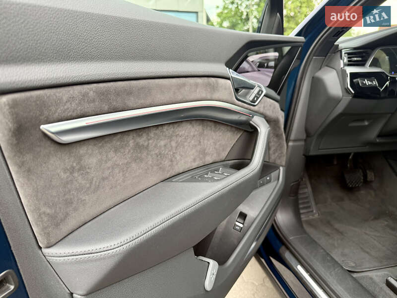 Внедорожник / Кроссовер Audi e-tron 2020 в Днепре фото 42 Внедорожник / Кроссовер Audi e-tron 2020 в Днепре