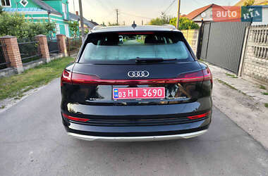 Внедорожник / Кроссовер Audi e-tron 2019 в 