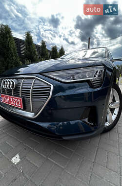 Позашляховик / Кросовер Audi e-tron 2021 в Києві
