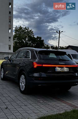 Внедорожник / Кроссовер Audi e-tron 2020 в 
