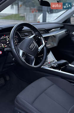 Внедорожник / Кроссовер Audi e-tron 2020 в 