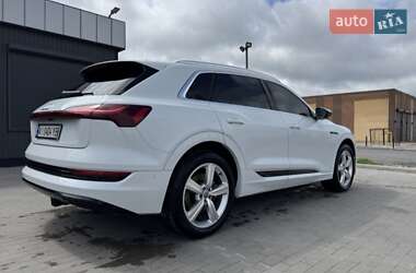 Позашляховик / Кросовер Audi e-tron 2019 в 