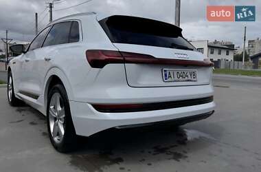 Позашляховик / Кросовер Audi e-tron 2019 в 