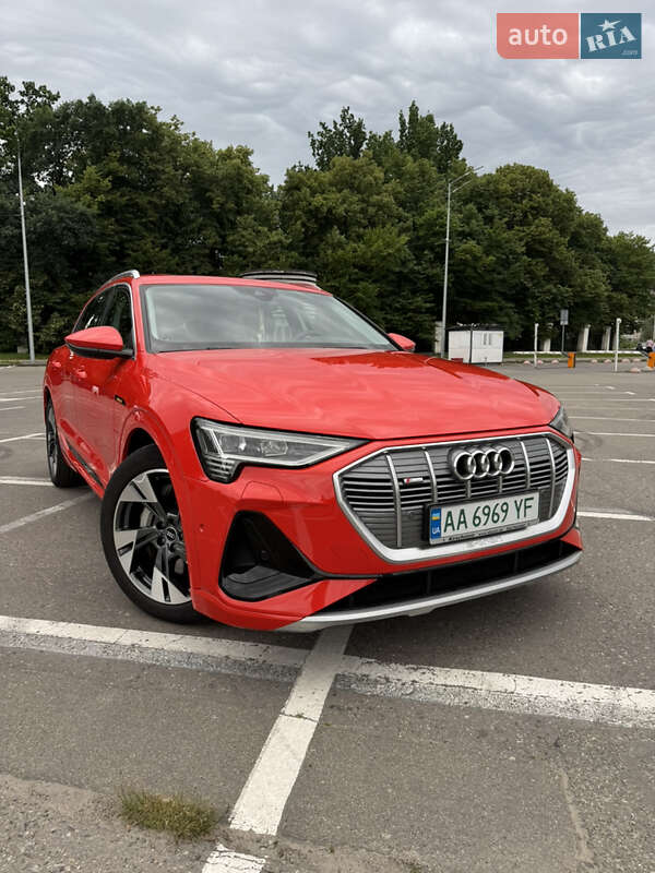Внедорожник / Кроссовер Audi e-tron 2020 в Киеве