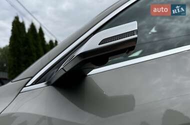 Внедорожник / Кроссовер Audi e-tron 2020 в 