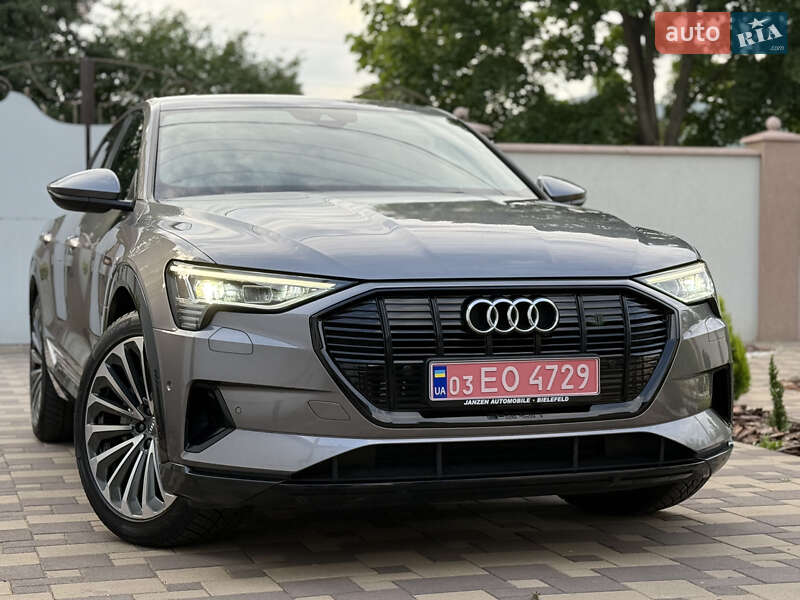 Внедорожник / Кроссовер Audi e-tron 2020 в 