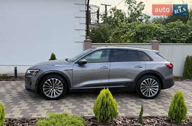 Внедорожник / Кроссовер Audi e-tron 2020 в 