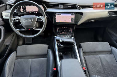 Внедорожник / Кроссовер Audi e-tron 2020 в 