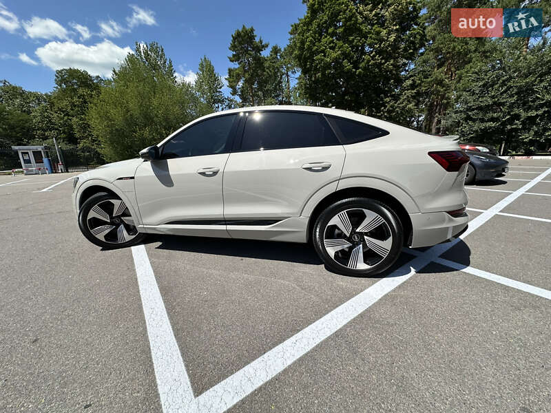 Внедорожник / Кроссовер Audi e-tron 2020 в Харькове