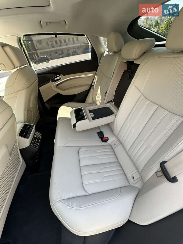 Внедорожник / Кроссовер Audi e-tron 2020 в Харькове