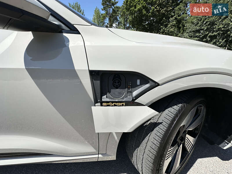 Внедорожник / Кроссовер Audi e-tron 2020 в Харькове