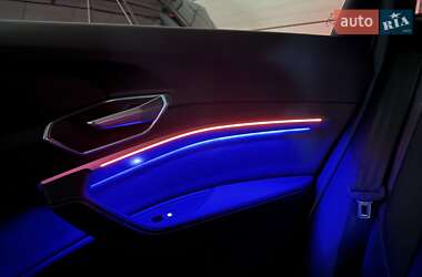 Внедорожник / Кроссовер Audi e-tron 2021 в 